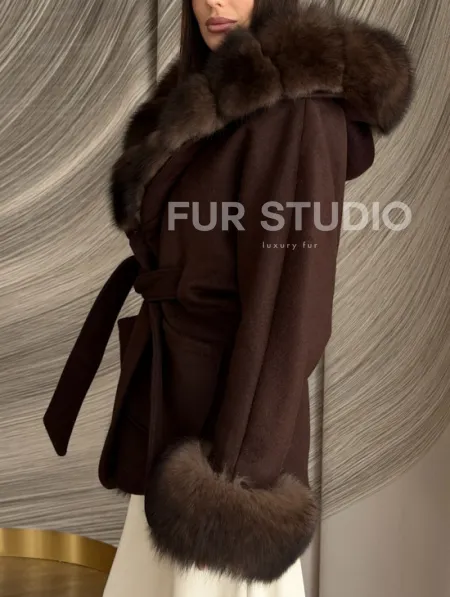 Пальто с мехом песца под соболь - фото 5