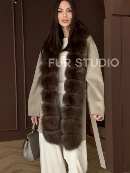 Пальто с отделкой из меха песца - фото 4