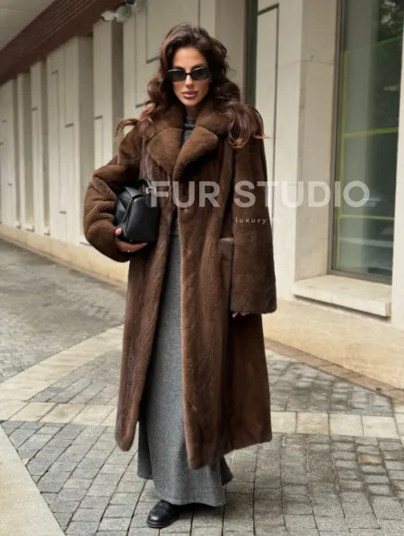 Шуба из меха норки в натуральном цвете под соболь - фото 7