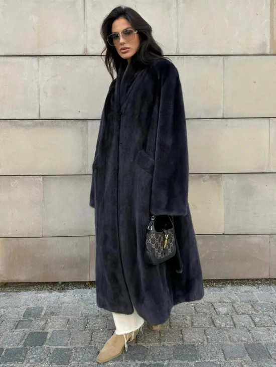 Шуба норковая цельный мех PREMIUM COLLECTION VELVET - цвет графит - фото 0