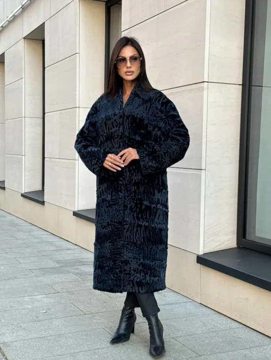 Пальто из меха каракуля с V-образным воротником, цвет Indigo Blue - фото 0