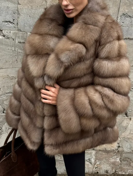 Полушубок из меха куницы пастель английский воротник - фото 5