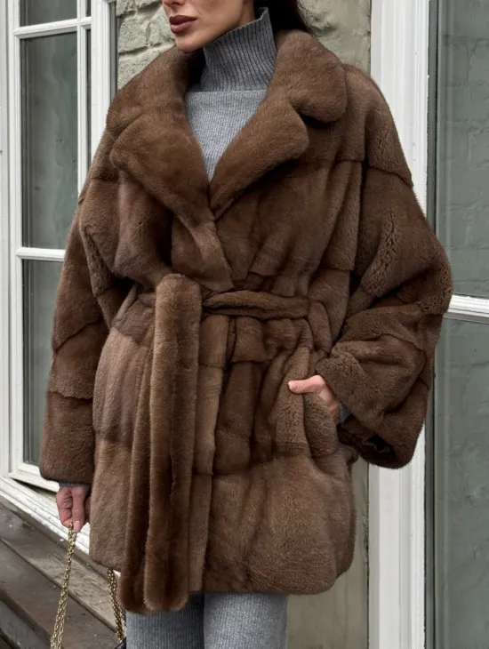 Premium мех, шуба летучая мышь из аукционной норки в натуральном цвете пастель - фото 2