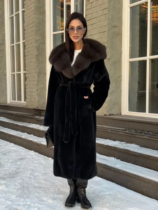 Черная шуба из плюшевой норки VELVET с капюшоном куница - фото 5