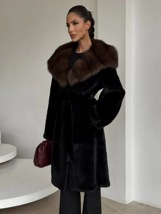 Шуба женская из норки PREMIUM с капюшоном кобра из меха куницы - фото 5