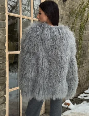 Шуба из меха ламы серого цвета - фото 3