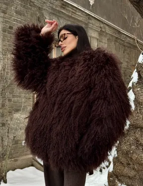 Шуба коричневая из меха ламы - фото 10