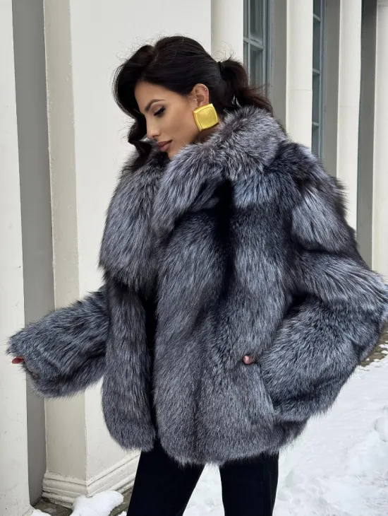 Короткий женский полушубок из чернобурки английский воротник - фото 11