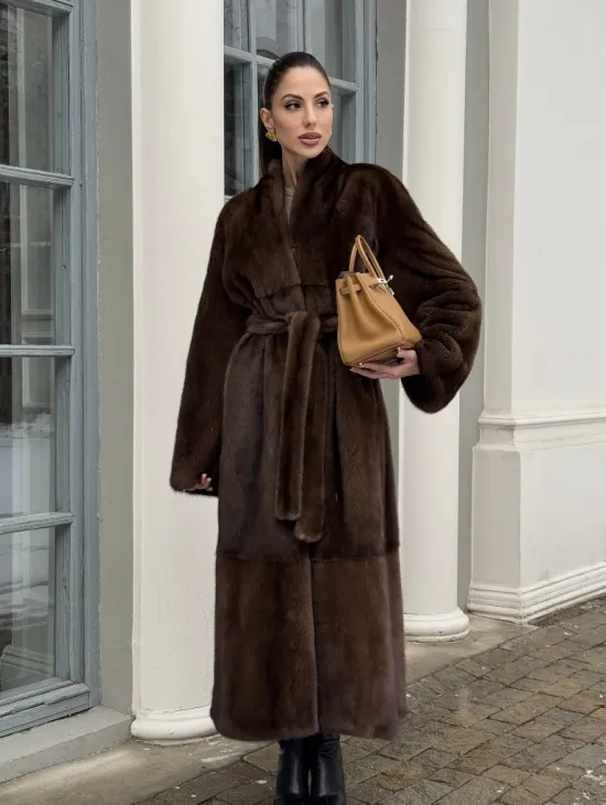 Цельнокроенная норковая шуба из североамериканской норки соболиного оттенка - фото 9