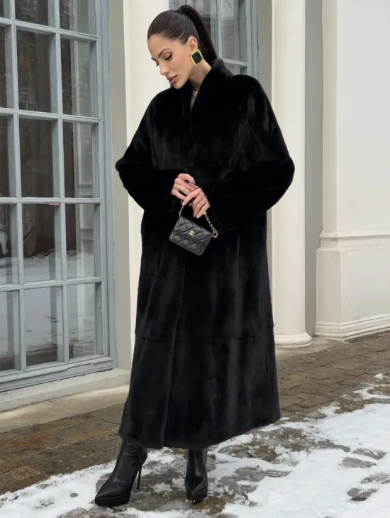 Цельнокроенная норковая шуба из аукционной норки Blackglama - фото 3