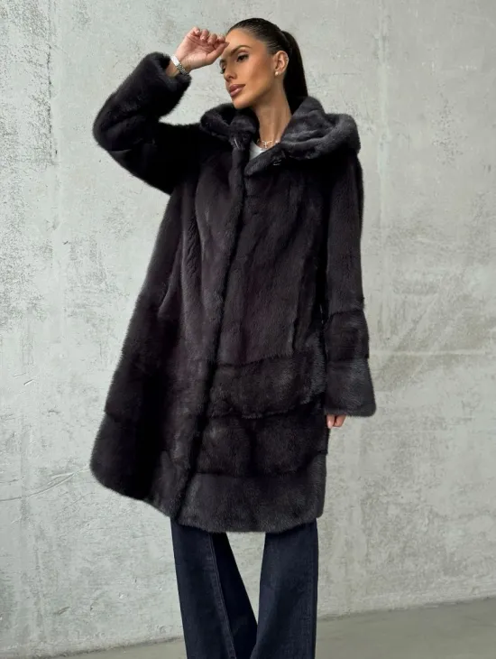 Женская норковая шуба с капюшоном - фото 7