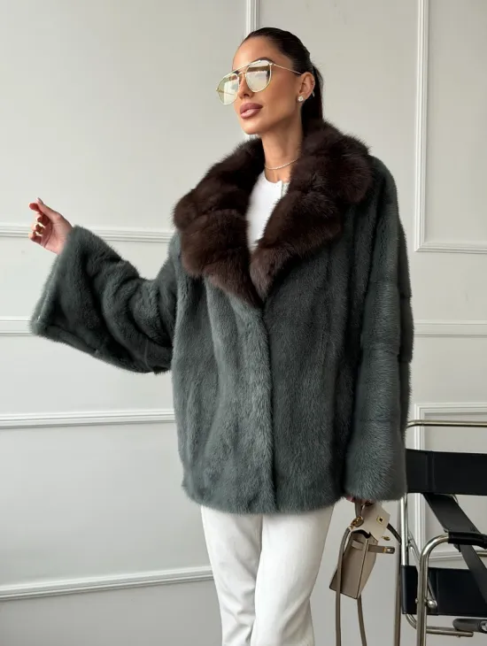 Красивая шуба из меха норки с воротником из куницы - фото 8