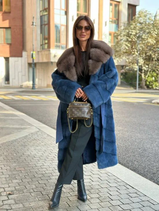 Роскошная норковая шуба с капюшоном из меха куницы - цвет королевский синий - фото 6