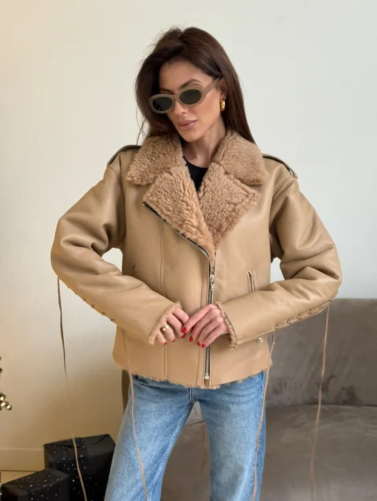 Дубленка - куртка со шнуровкой на спине - фото 0