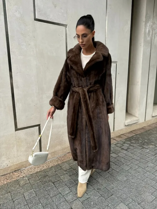 Женская винтажная шуба из аукционного меха норки Saga Furs - фото 10